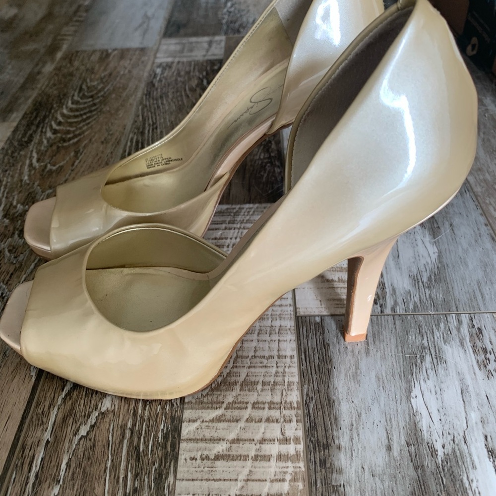 Jessica simpson heels size 7.5